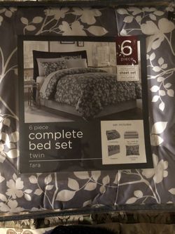 Twin bed set