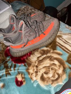 Adidas Yeezys 700 v2