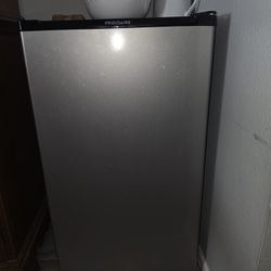 Frigidaire Mini Fridge