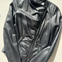 Black 100 % Leather Jacket Size S 