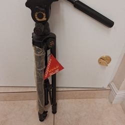 Quantaray QVP-1000 Gold Edition Tripod – 68" Video Tripod – NO Quick Release Plate (Needs Replacement)