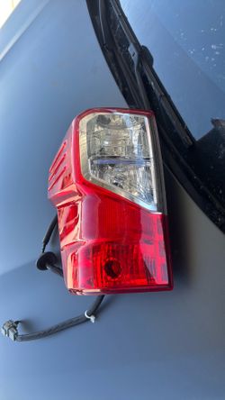2020 Nissan Titan tail lights ￼