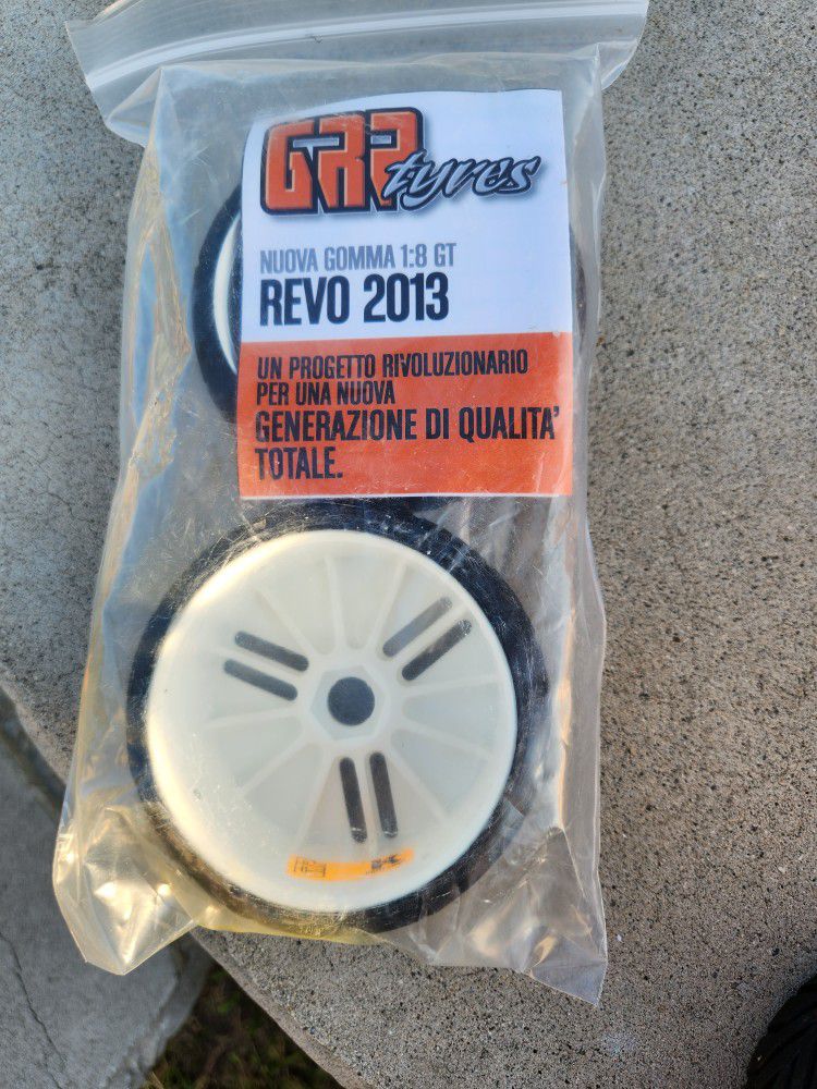 RC Tires GMW01k -REVO
