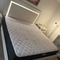 Bedroom set King Bed, 2 night stand,dresser for sale 