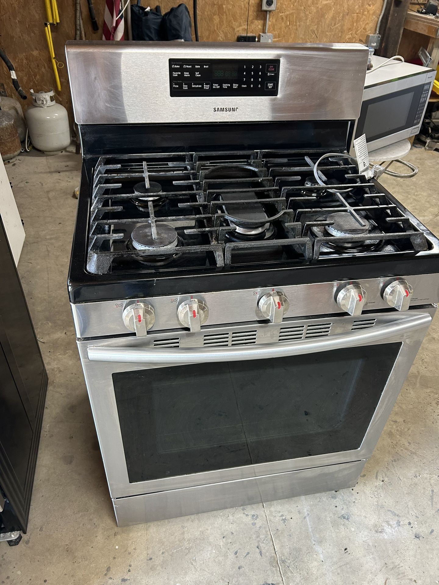 NATURAL GAS STOVE