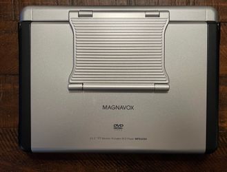 BRAND NEW MAGNAVOX PORTABLE DVD PLAYER!!! NEVER USED!!!