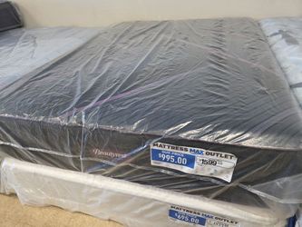 Beautyrest World Class Hybrid Queen Mattress New!