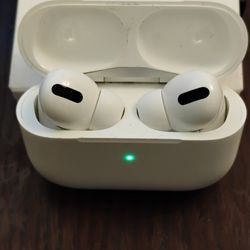 Apple Airpods Pro 2 with Apple Lightning To C Cord In Box