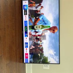 Brand New Samsung 55’ Smart TV  With Wall Mount