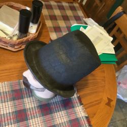 Halloween Vintage Dark black Wool Top Hat one size fits most made of felt cool looking