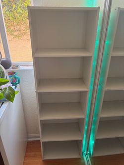 White IKEA Bookshelf (5 shelves)