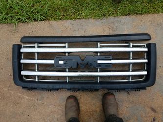 2008 GMC grille