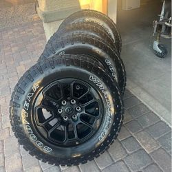 18" Dodge RAM 1500 Rebel OEM 2025 wheels and tires