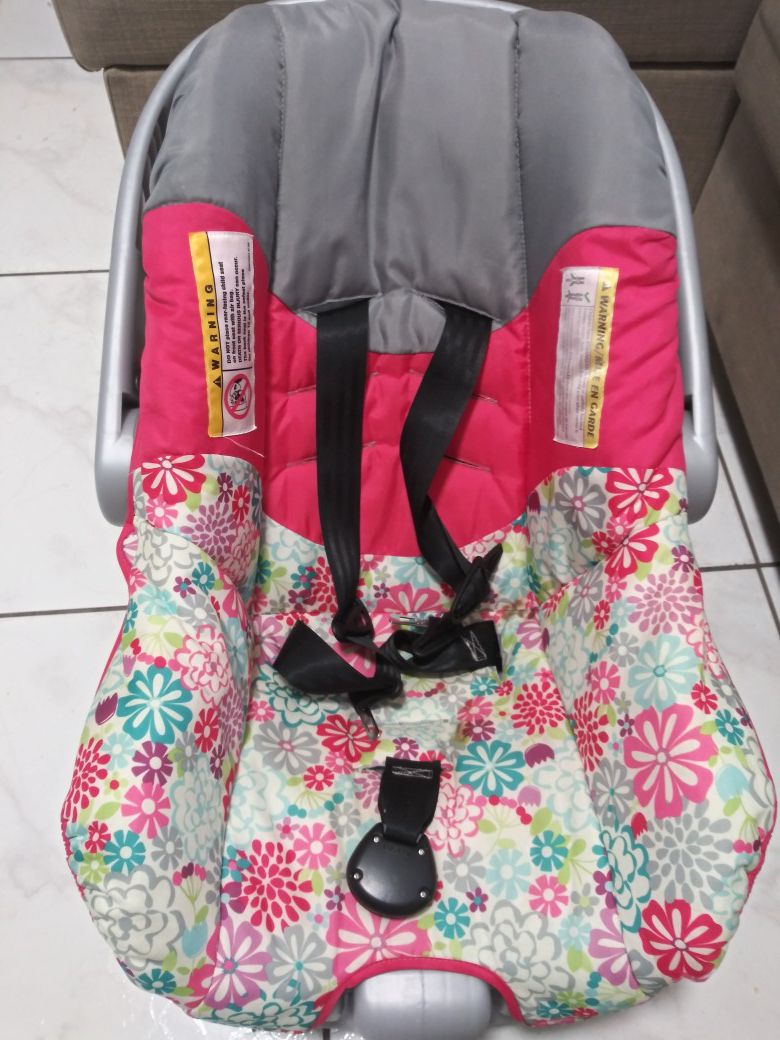 Baby car seat with base