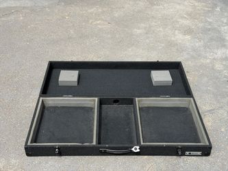 Odyssey cdj and two turntable black coffin case