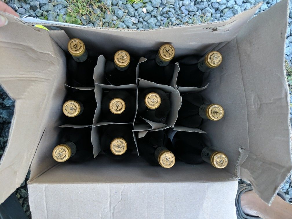 Wine-Pinot noir Case