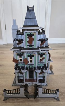 LEGO Monster Fighters Haunted House (10228) RETIRED - Used - 100% Complete w/Box