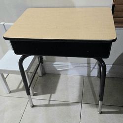 Open Front Desk with Metal Storage Book Box, Adjustable, Classroom Furniture, OakOpen Front Desk with Metal Storage Book Box, Adjustable, Classroom Fu