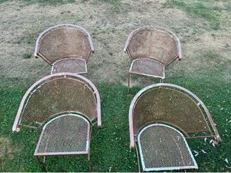 4 WROUGHT IRON PATIO CHAIRS $40/SET