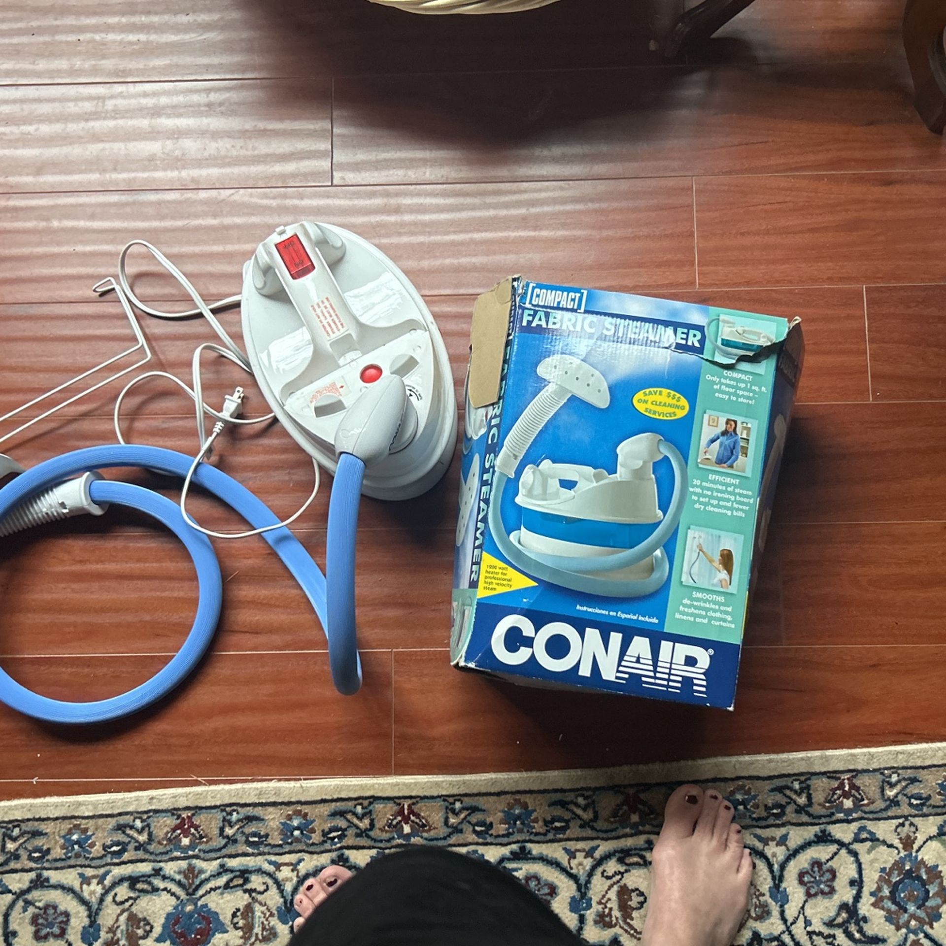 Compact Fabric Steamer