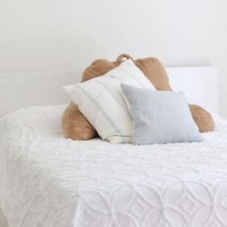 King Bed And Desk
