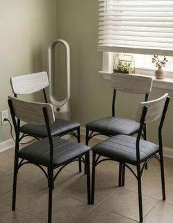 Dining chairs 4 negotiable if you pick today