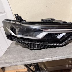 2020 To 2024 CADILLAC XT6 RH HEADLIGHT