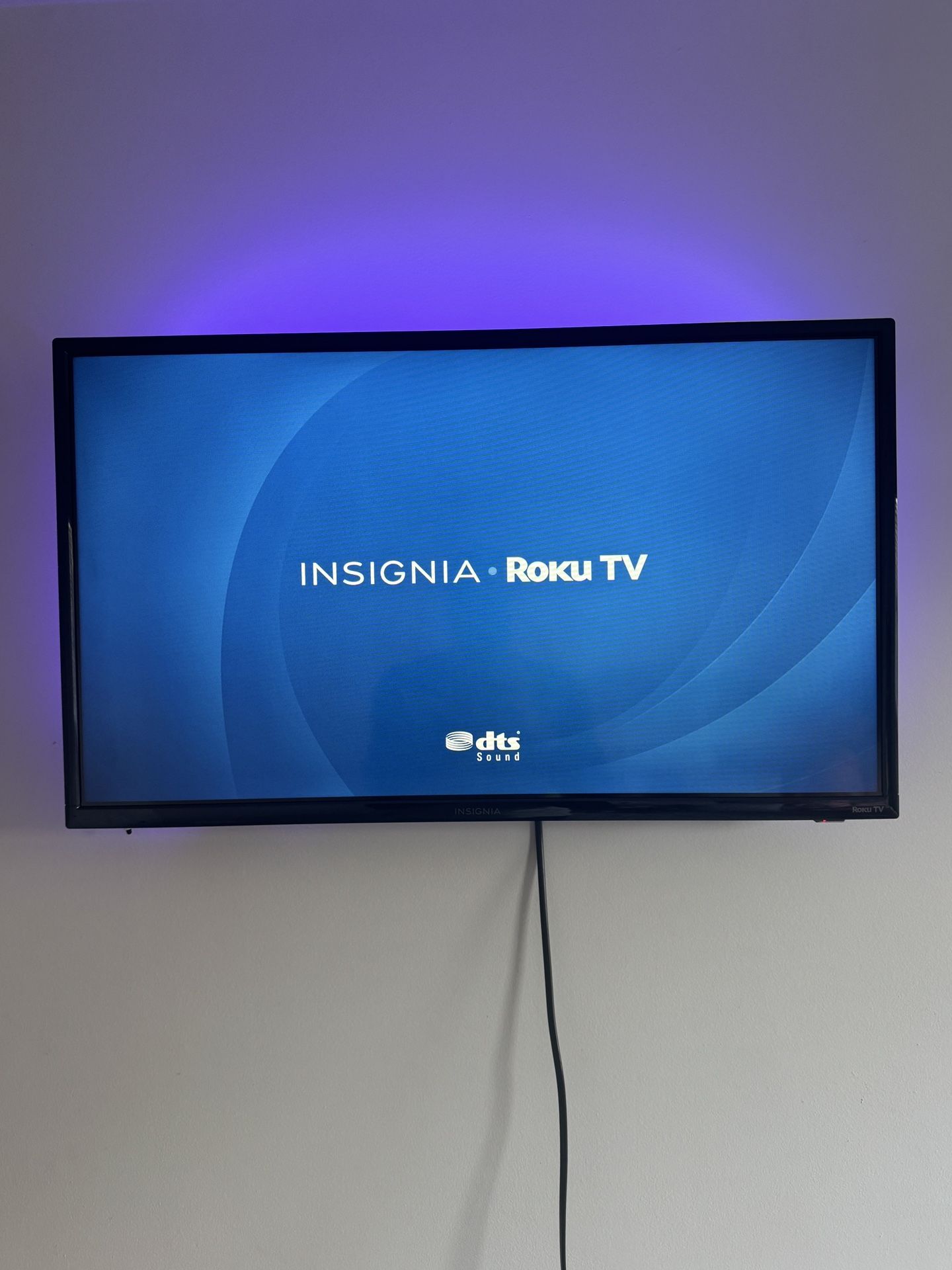 32 In Insignia Roku TV with Flat Mount
