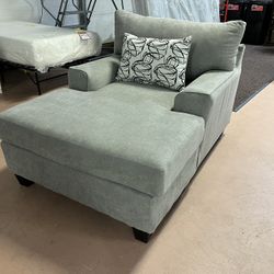 Chaise Lounge