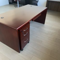 Wood Executive Desk New! Sale!! 36”x72”mahogany