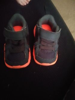 Nike baby shoes size 2c