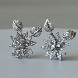 18k White Gold Diamonds Earrings Flowers 
