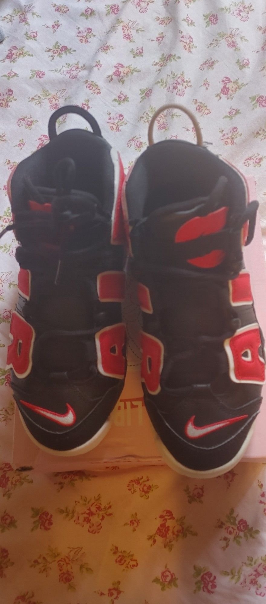 $150 Nike Air More Uptempo Black&Red Size 7