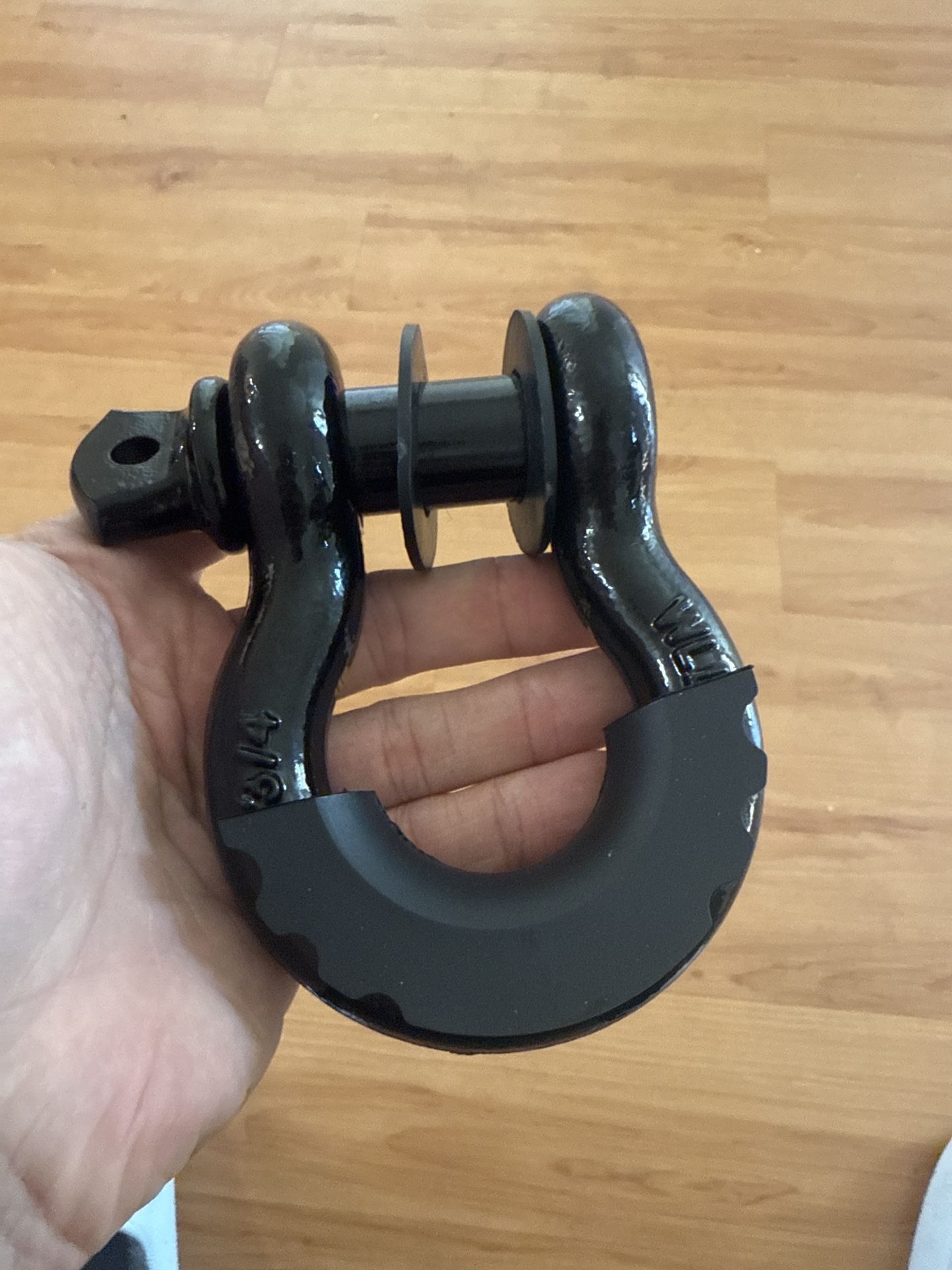 3/4” D-Ring Shackle with Isolators – 4.75 Ton Towing Recovery Hitch for Jeep, Truck, Off-Road, Winch
