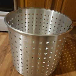 Industrial Capacity Stock Pot Steamer Basket With Handle!  Can Also By Used In A Deep Fryer!