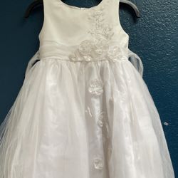 Girls Size 5 Jayne Copeland white Dress. Good condition