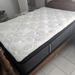 Sealy smb Ridge Creat full mattress plus box spring