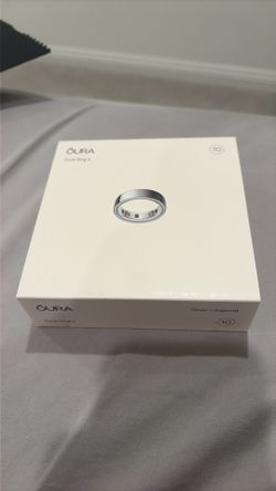 Oura ring 4 brand new Silver size 10