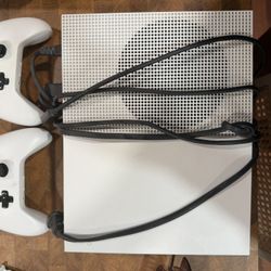 Xbox One With 7 Games And 2 Controllers