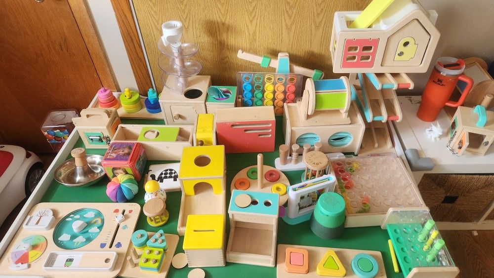 Lovevery /Montessori