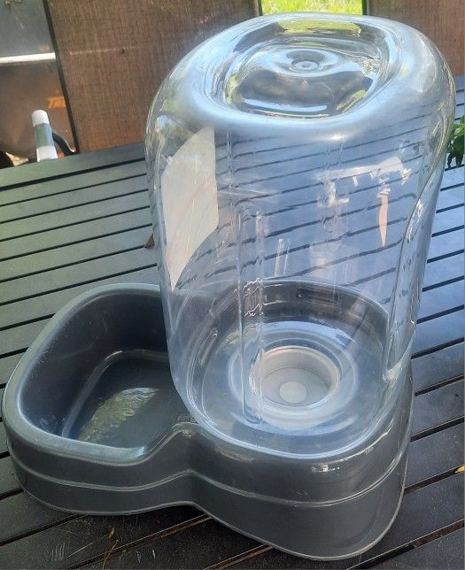 Pet Watering Dispenser