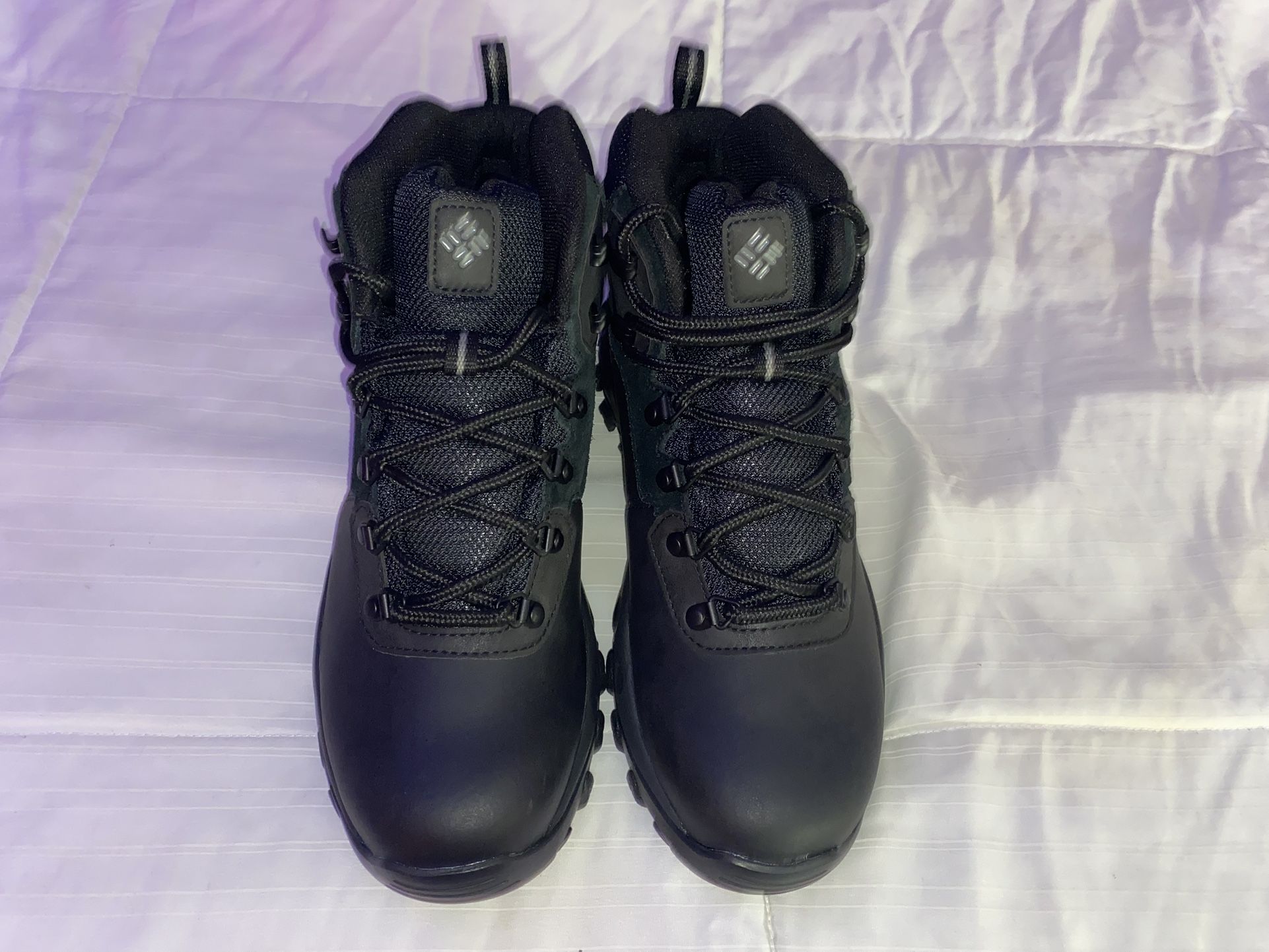 NEW Columbia Newton Ridge Plus II Waterproof Boots – Men’s Size 9 – Black – w/ Box