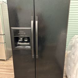 BLACK SIDE BY SIDE REFRIGERATOR $250 Delivery Available for small fee 🚛