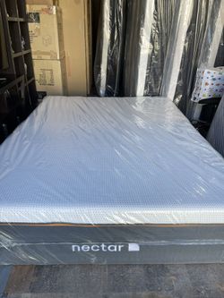 Queen Size Mattress Néctar Memory Foam 14”