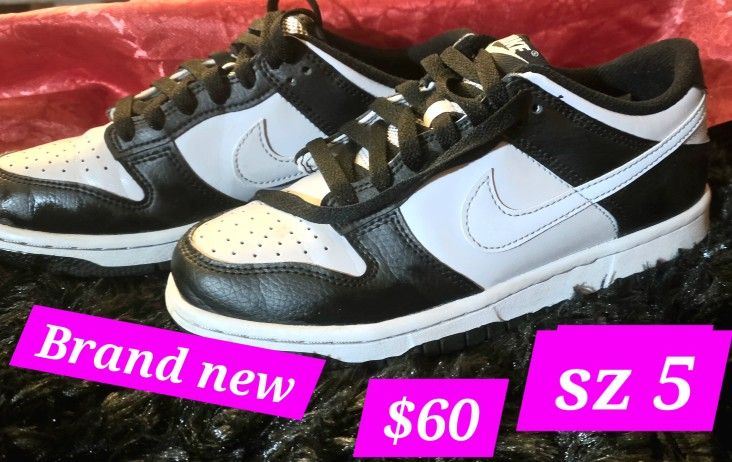 BRAND NEW SZ 5 NIKE