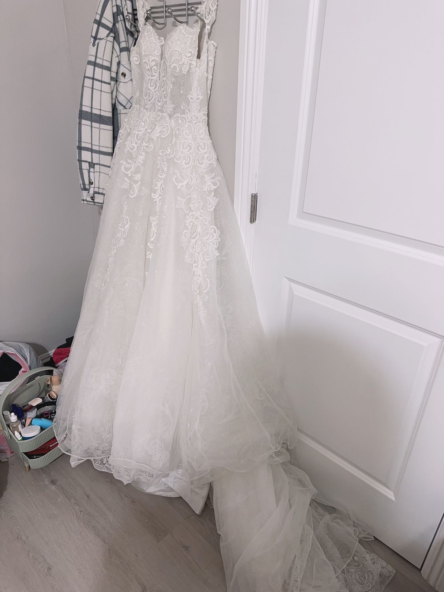 WEDDING DRESS With Long Veil Matching