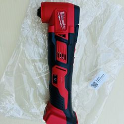Milwaukee M18 18V Lithium-Ion Cordless Oscillating Multi-Tool (Tool-Only)