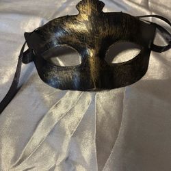 Men or Women unisex Masquerade mask Gold Finish