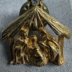 Gold Tone Nativity Scene Collectible Costume Fashion Jewelry Pin
