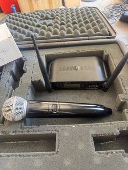 SHURE WIRELESS GOOD CONDITION NEW VERSION